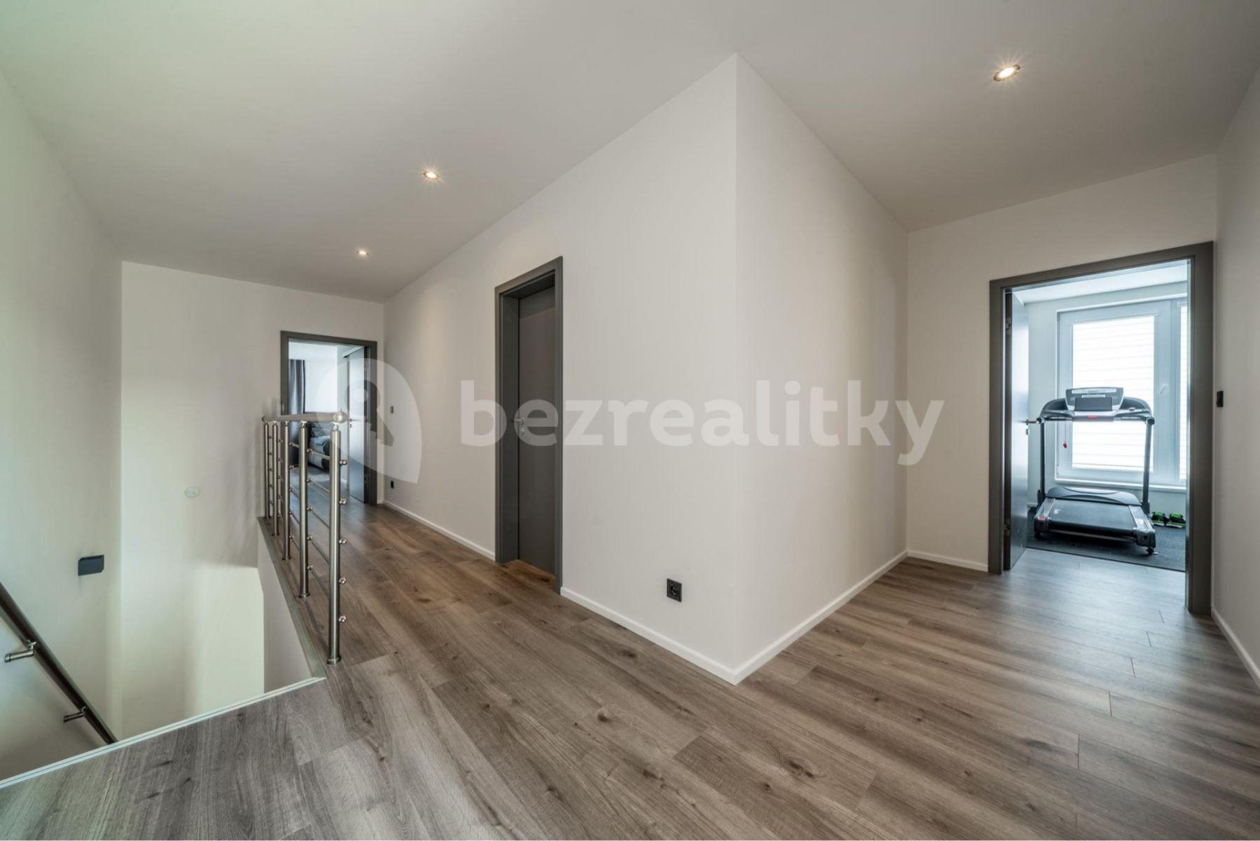 Prodej domu 173 m², pozemek 1.277 m², Chyňava, Středočeský kraj