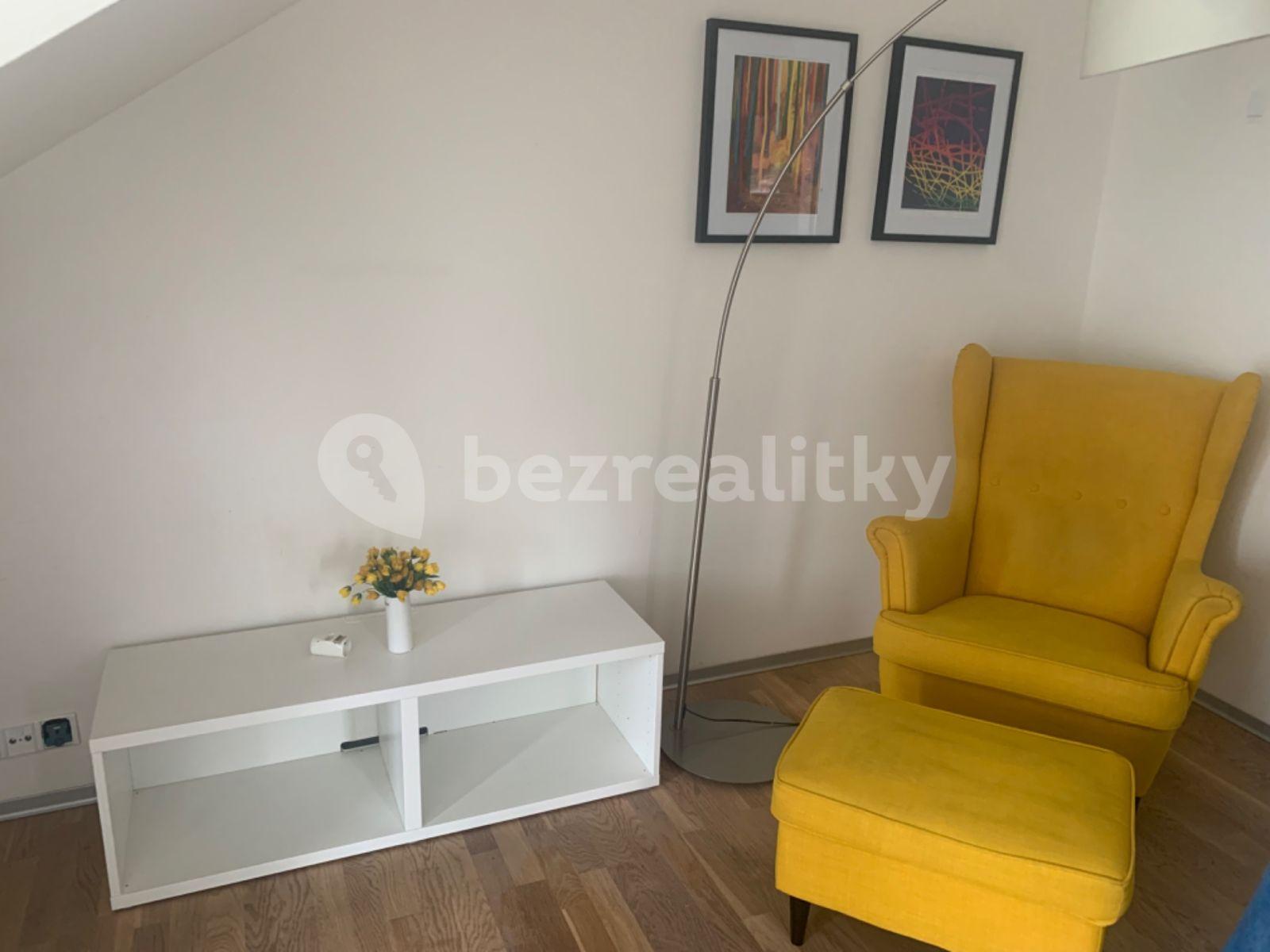 Prodej bytu 1+kk 58 m², Velvarská, Praha, Praha