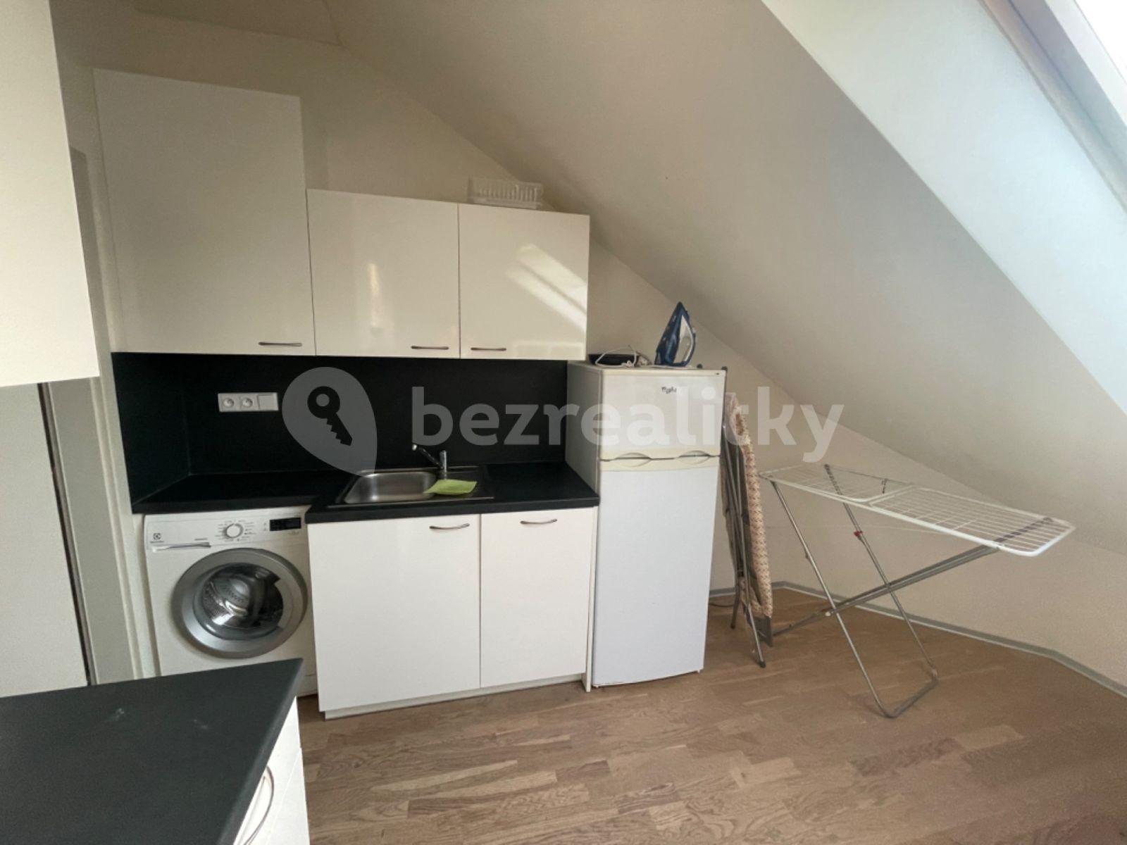 Prodej bytu 1+kk 58 m², Velvarská, Praha, Praha