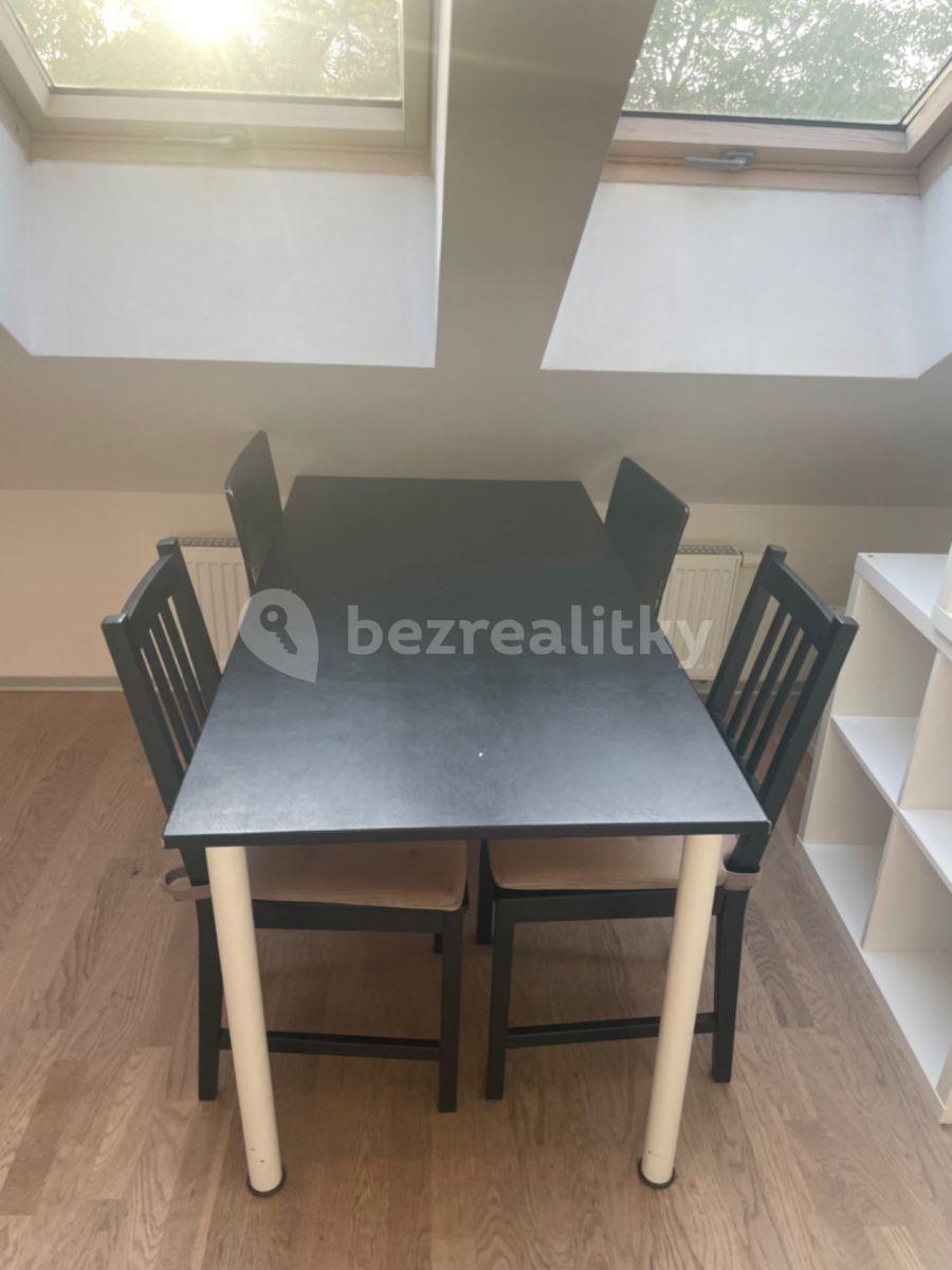 Prodej bytu 1+kk 58 m², Velvarská, Praha, Praha