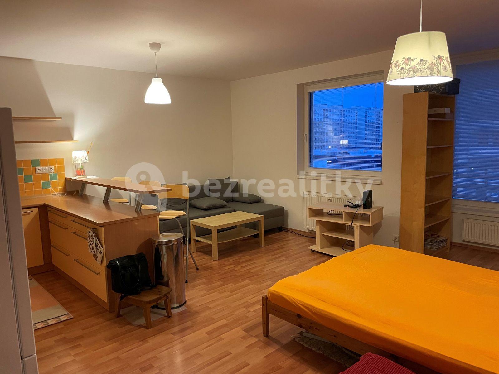 Pronájem bytu 1+kk 38 m², Mikulova, Praha, Praha