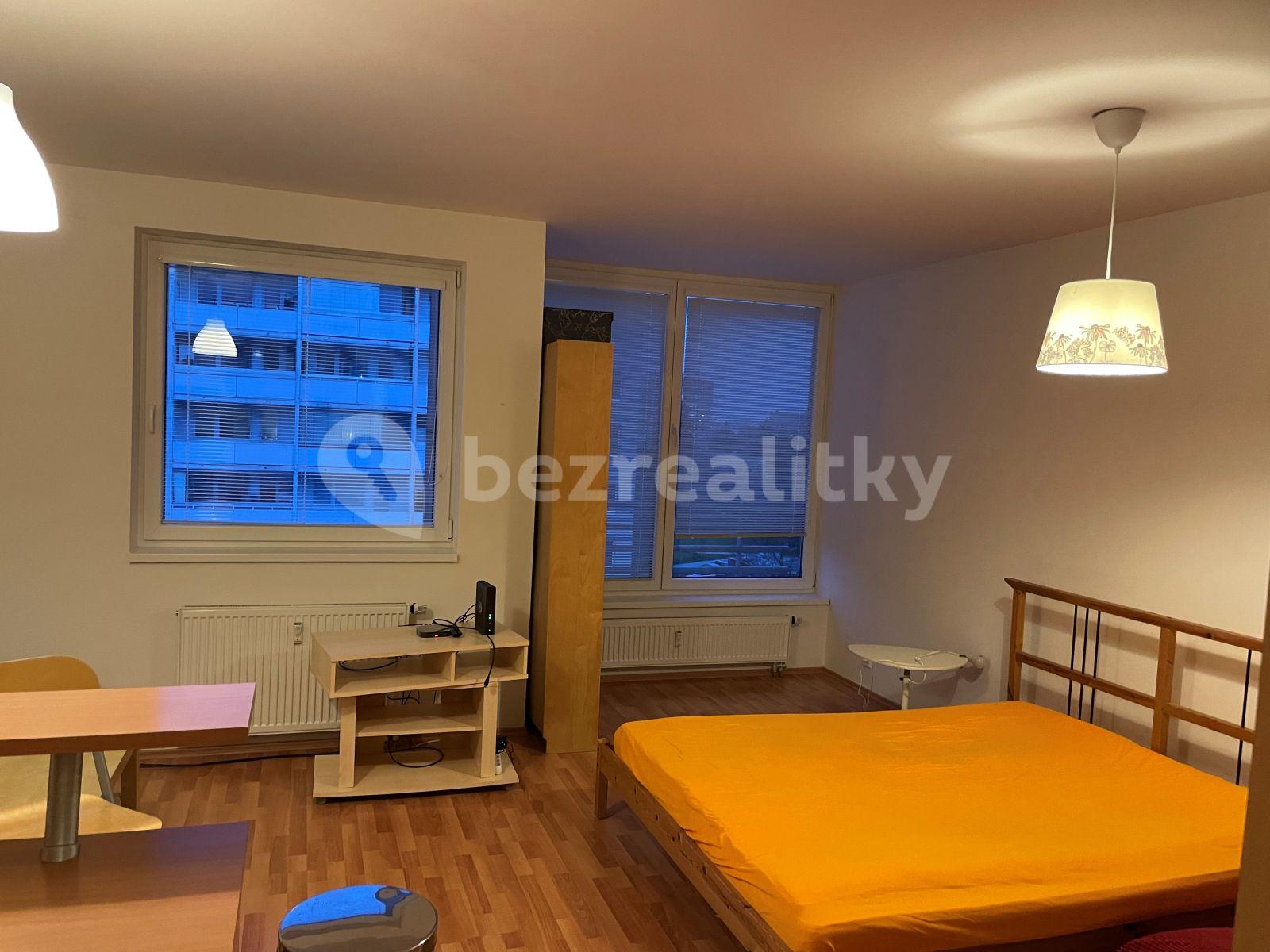 Pronájem bytu 1+kk 38 m², Mikulova, Praha, Praha