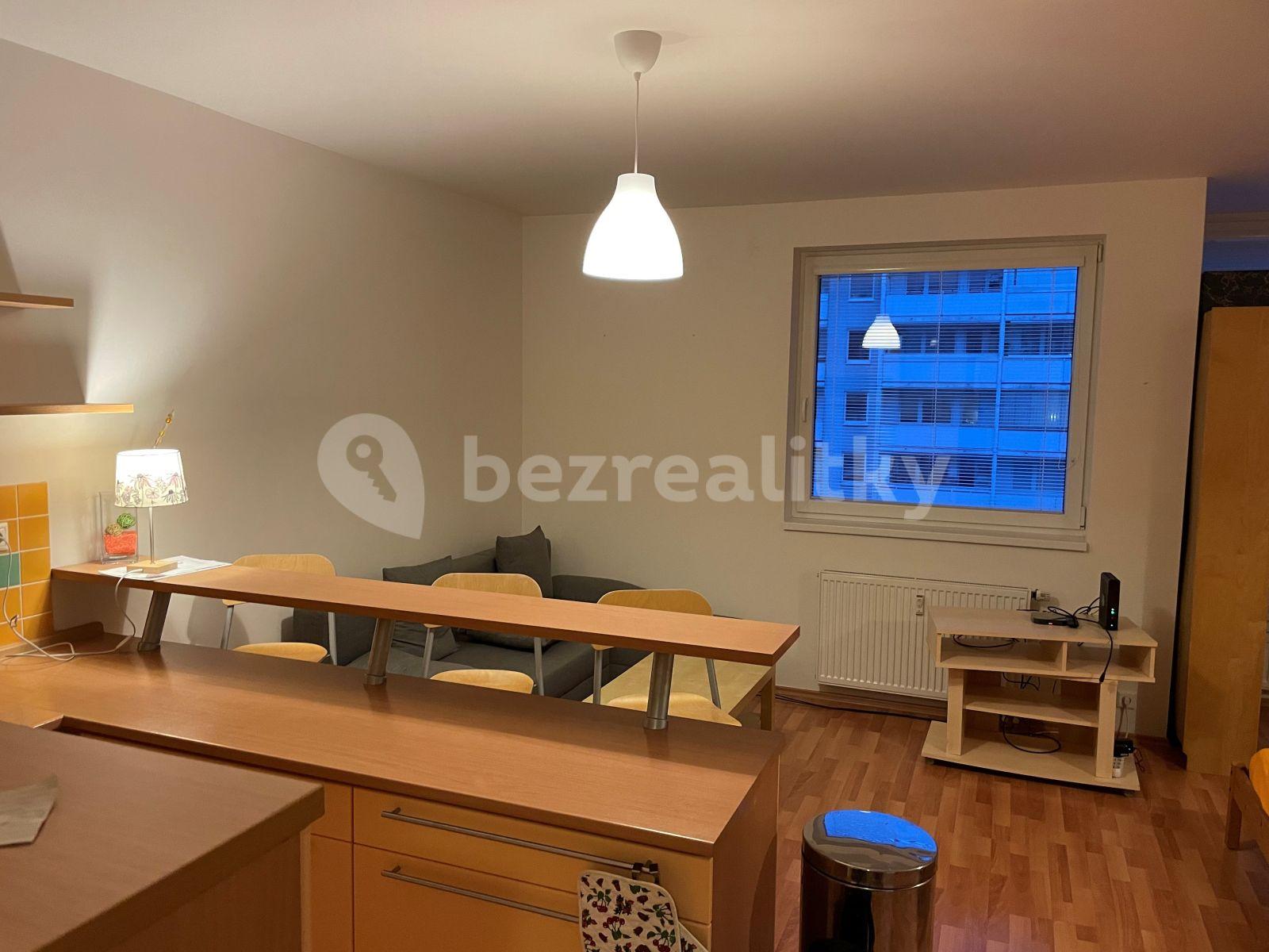 Pronájem bytu 1+kk 38 m², Mikulova, Praha, Praha