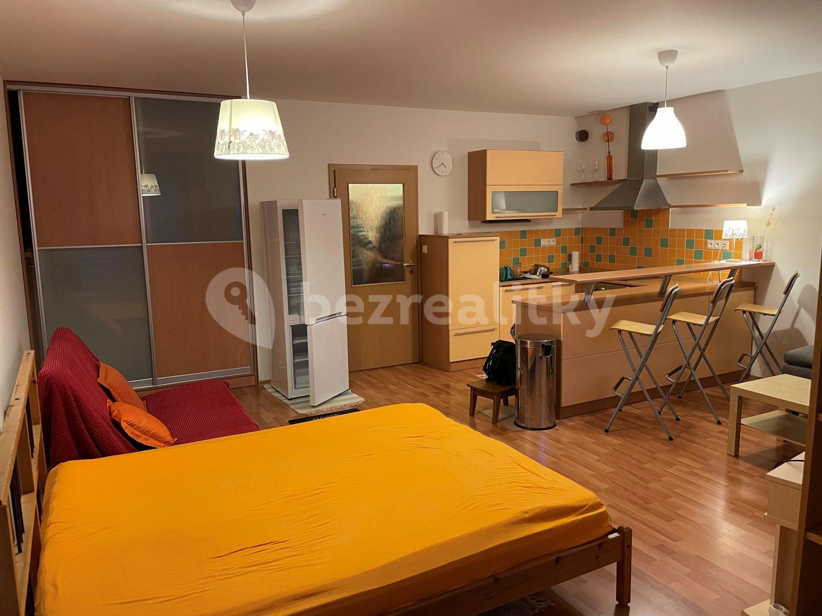 Pronájem bytu 1+kk 38 m², Mikulova, Praha, Praha