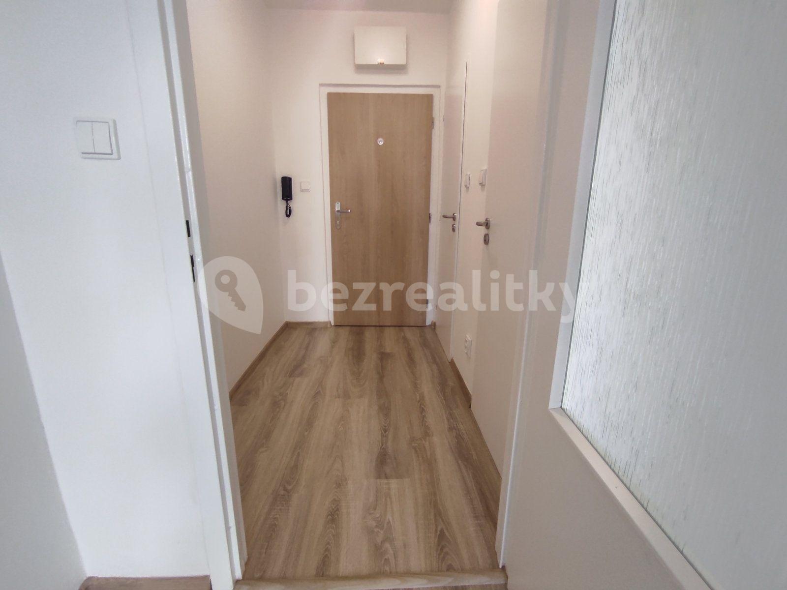 Pronájem bytu 1+kk 28 m², Masarykova třída, Orlová, Moravskoslezský kraj