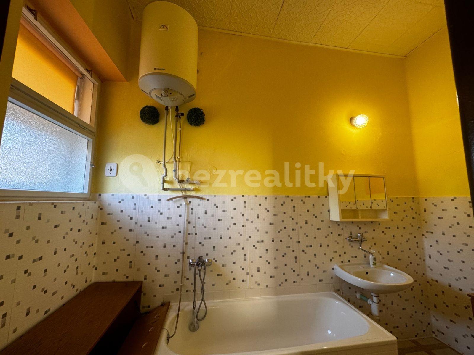 Pronájem bytu 2+1 60 m², Nádražní, Žamberk, Pardubický kraj