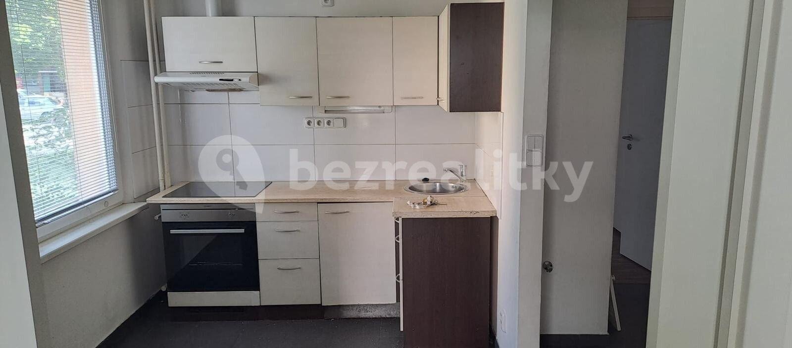 Prodej bytu 3+1 60 m², Harrachovská, Praha, Praha