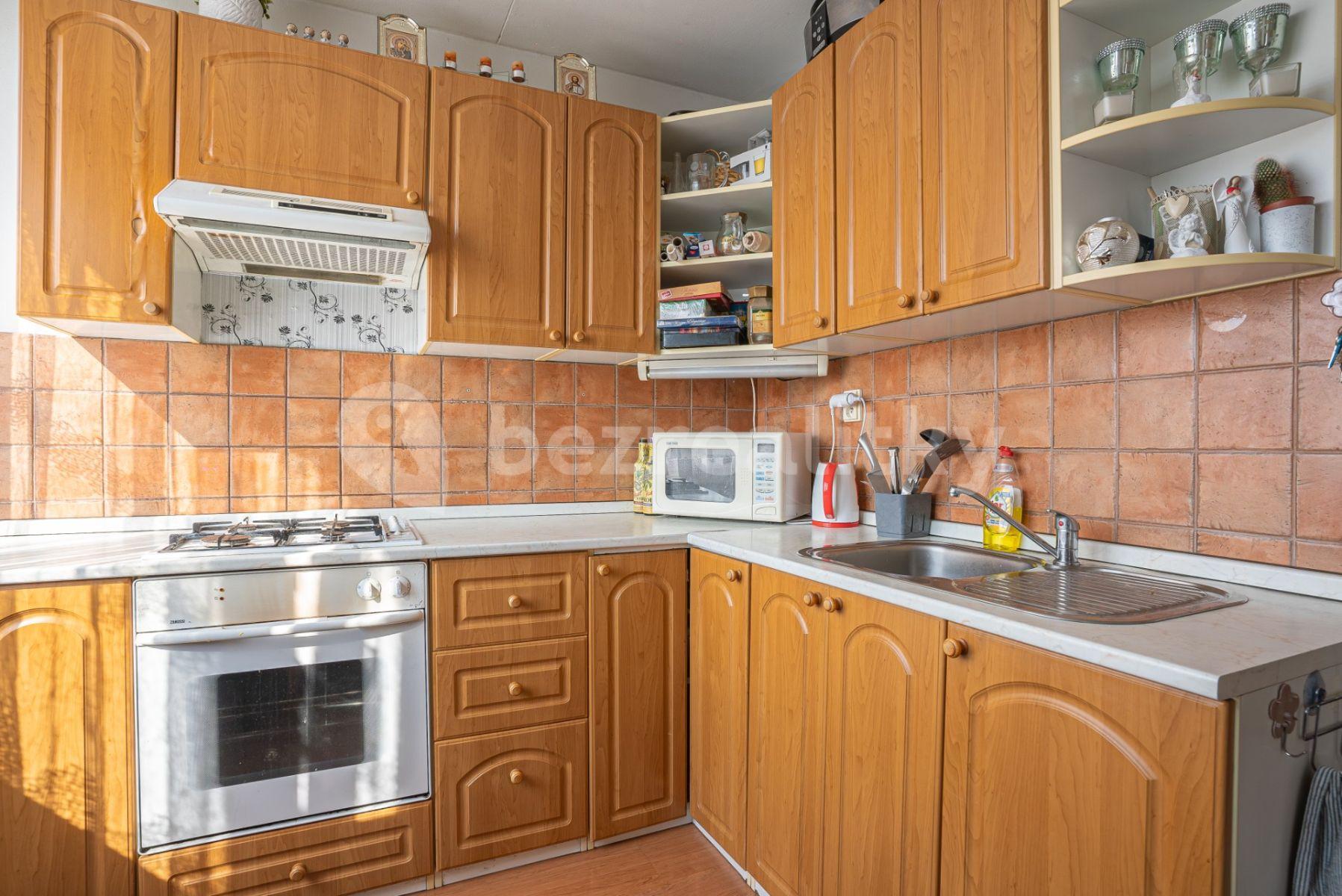 Prodej bytu 1+1 38 m², Jabloňová, Praha, Praha