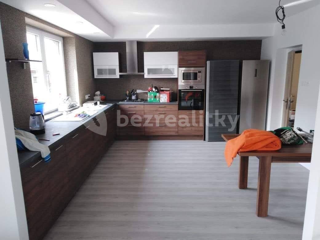 Prodej domu 180 m², pozemek 1.889 m², Bukovina nad Labem, Pardubický kraj