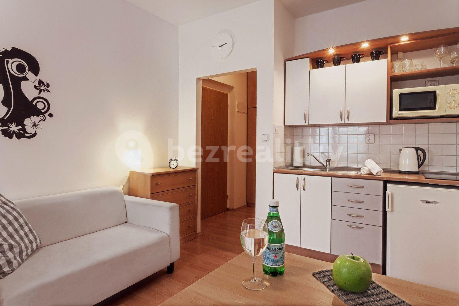 Pronájem bytu 1+kk 28 m², Kozácká, Praha, Praha