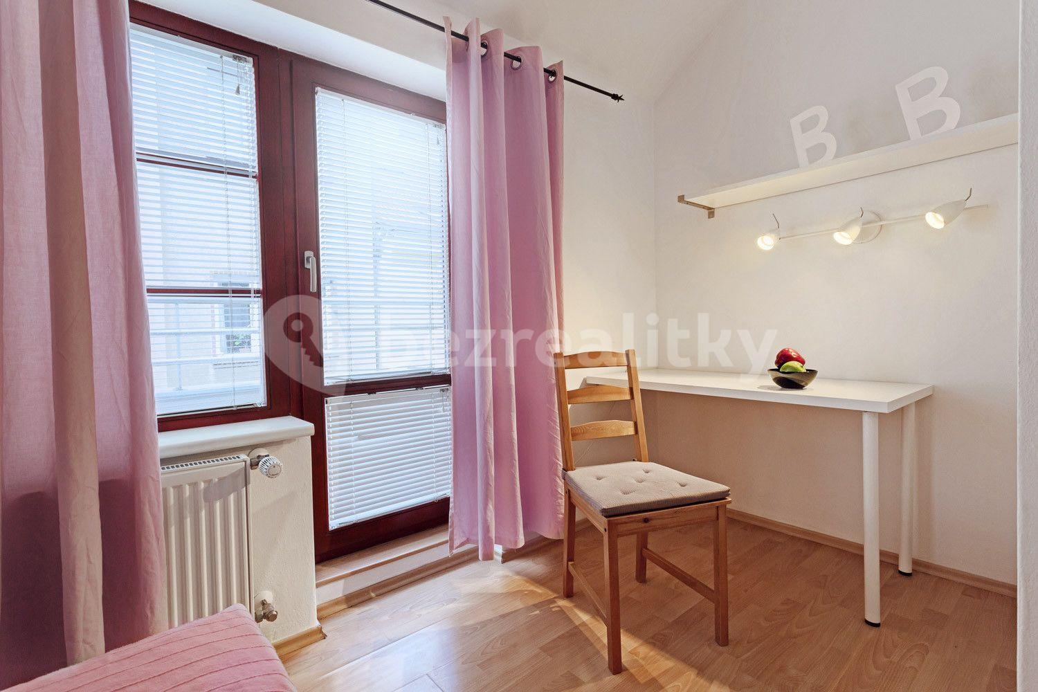 Pronájem bytu 1+kk 28 m², Kozácká, Praha, Praha