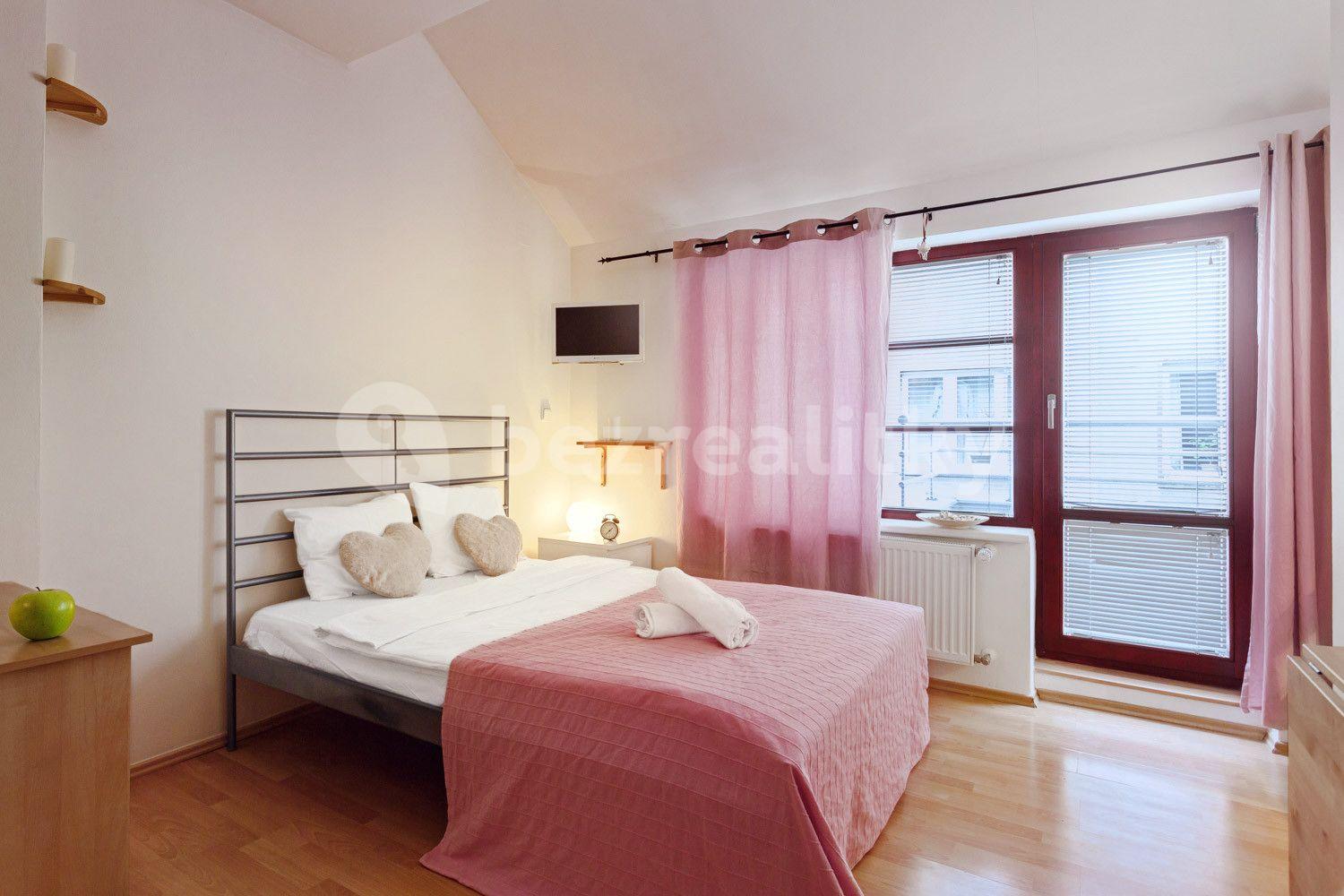 Pronájem bytu 1+kk 28 m², Kozácká, Praha, Praha