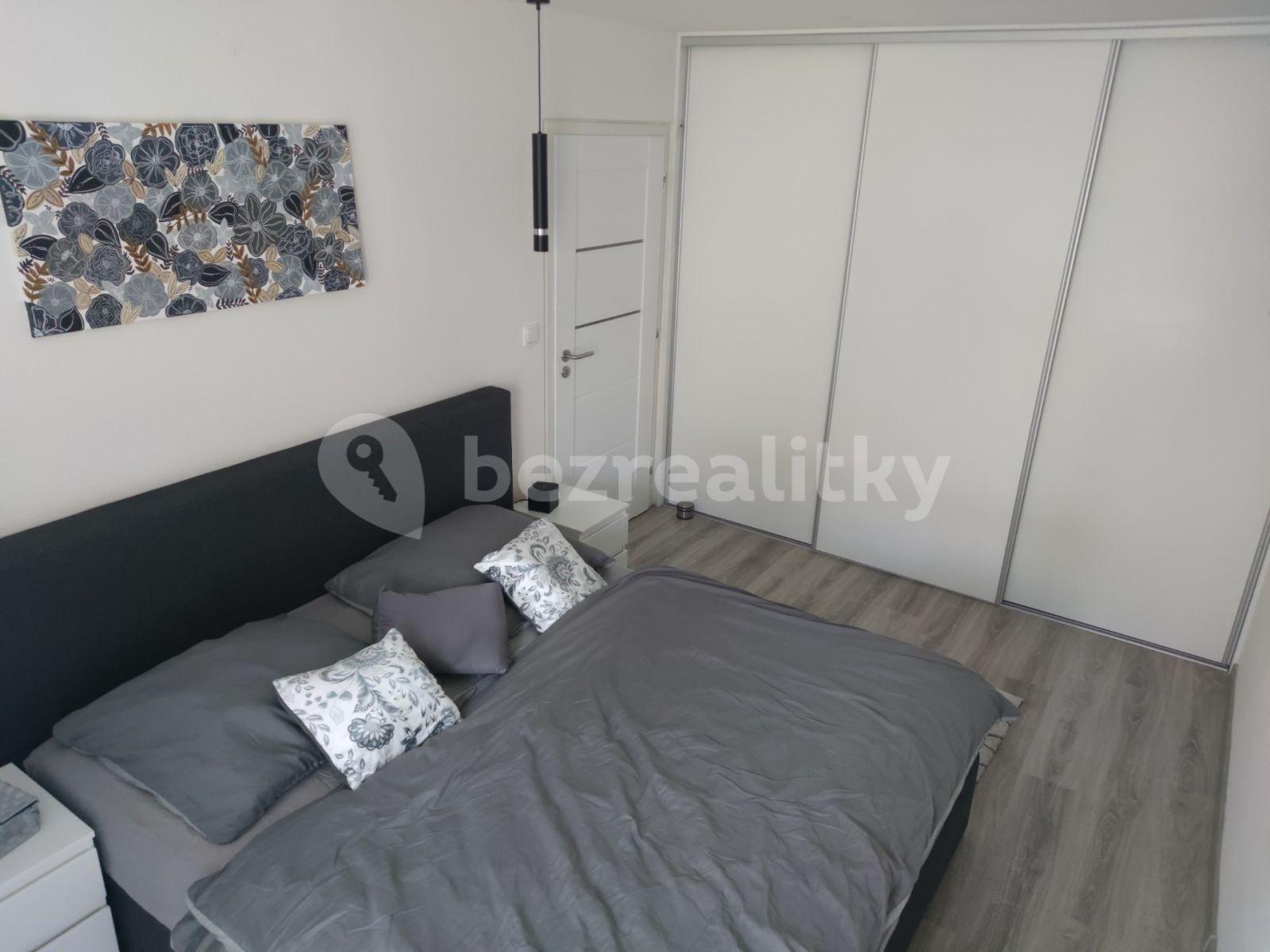 Pronájem bytu 3+kk 68 m², Janovská, Praha, Praha