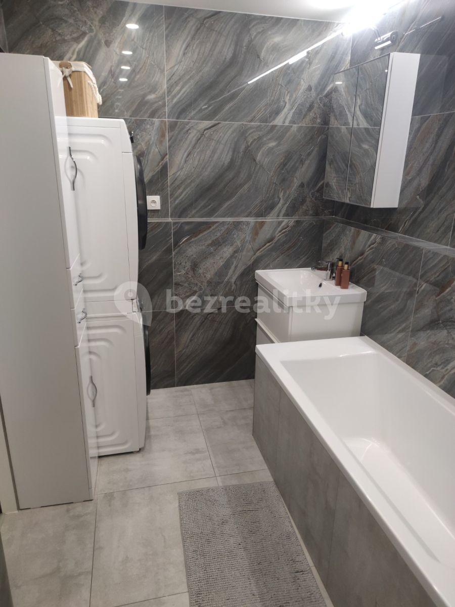 Pronájem bytu 3+kk 68 m², Janovská, Praha, Praha