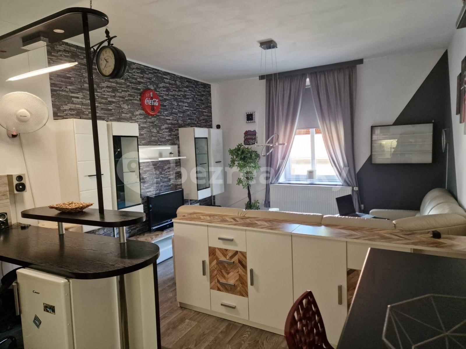 Pronájem bytu 3+kk 75 m², Dolní Dobrouč, Pardubický kraj