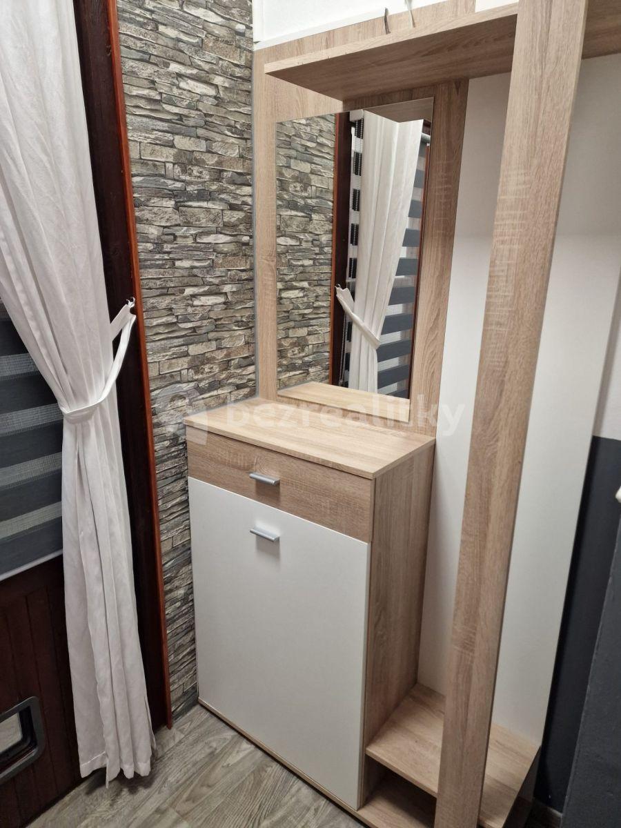 Pronájem bytu 3+kk 75 m², Dolní Dobrouč, Pardubický kraj