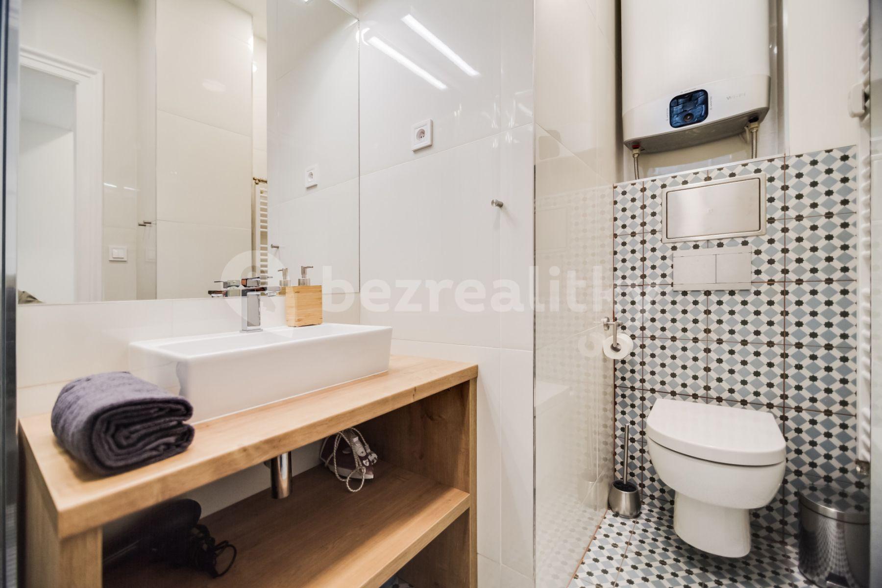 Pronájem bytu 1+kk 33 m², Újezd, Praha, Praha