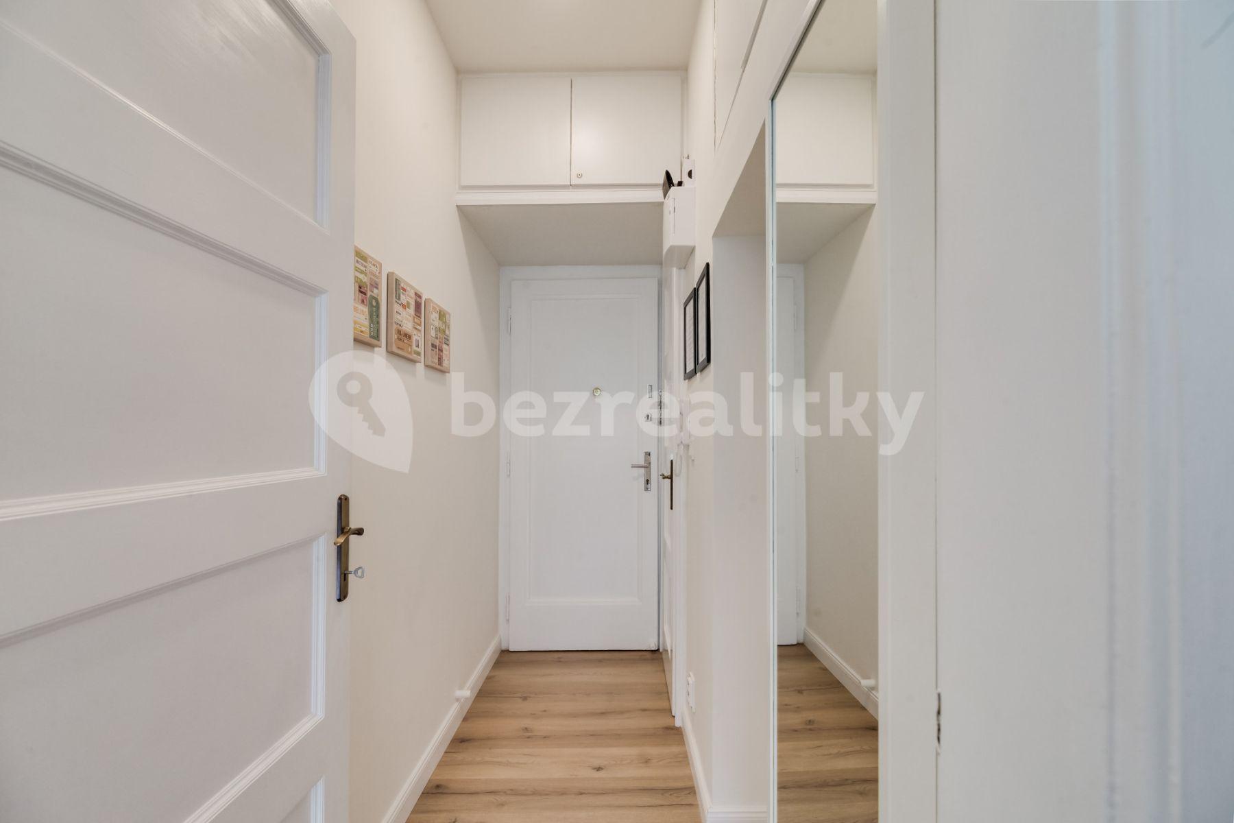 Pronájem bytu 1+kk 33 m², Újezd, Praha, Praha