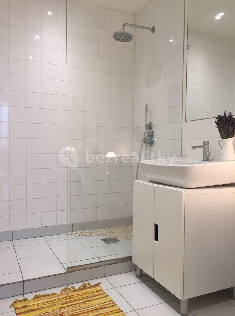 Pronájem bytu 2+kk 50 m², náměstí Dr. Václava Holého, Praha, Praha