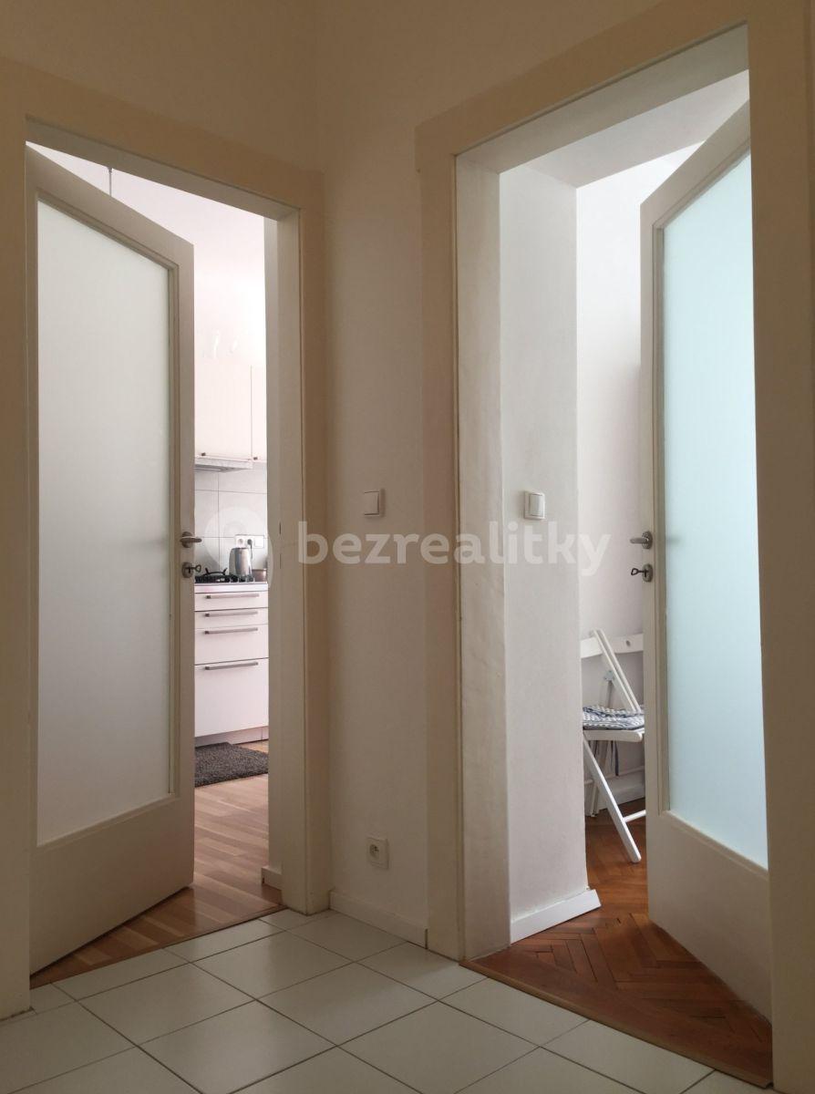 Pronájem bytu 2+kk 50 m², náměstí Dr. Václava Holého, Praha, Praha