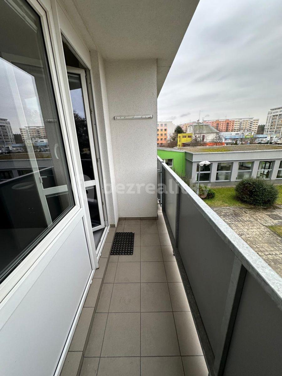 Pronájem bytu 1+kk 36 m², Brožíkova, Hradec Králové, Královéhradecký kraj