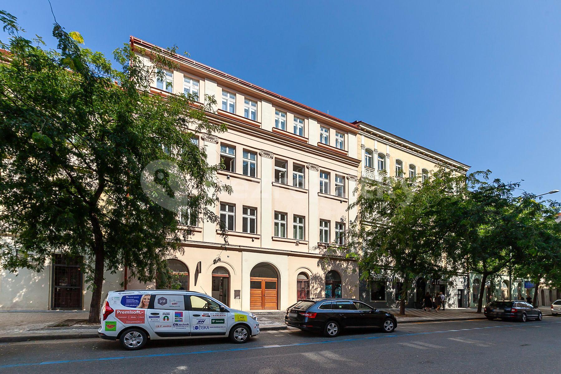 Prodej bytu 2+1 61 m², Křižíkova, Praha, Praha