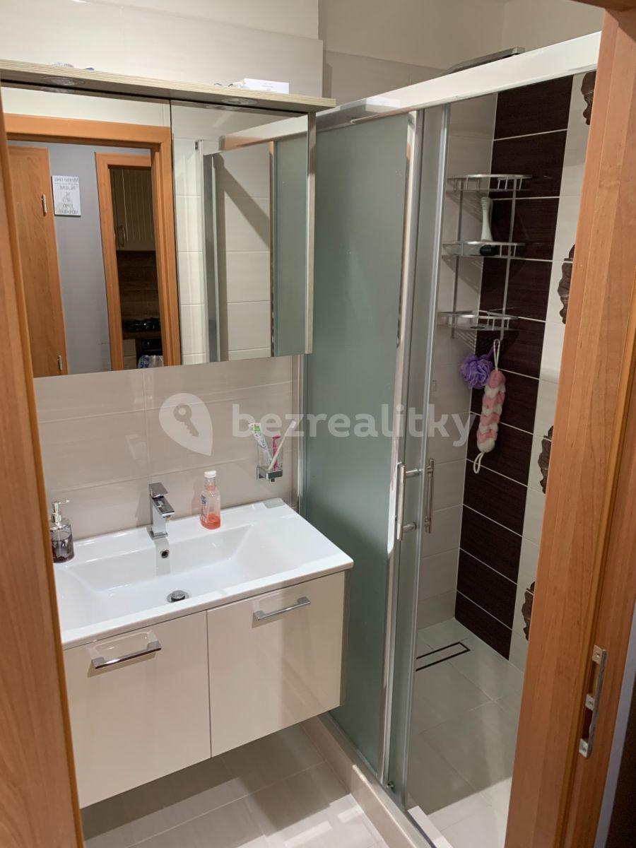 Pronájem bytu 4+1 96 m², Točitá, Praha, Praha