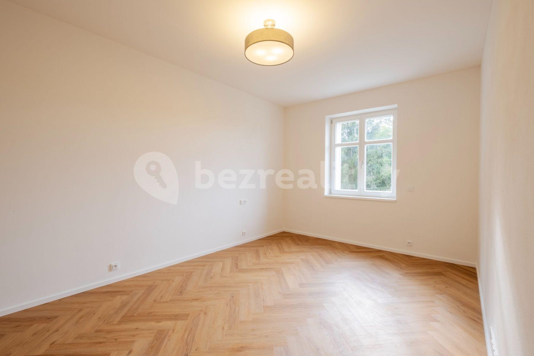 Pronájem bytu 2+kk 43 m², V Podhájí, Praha, Praha