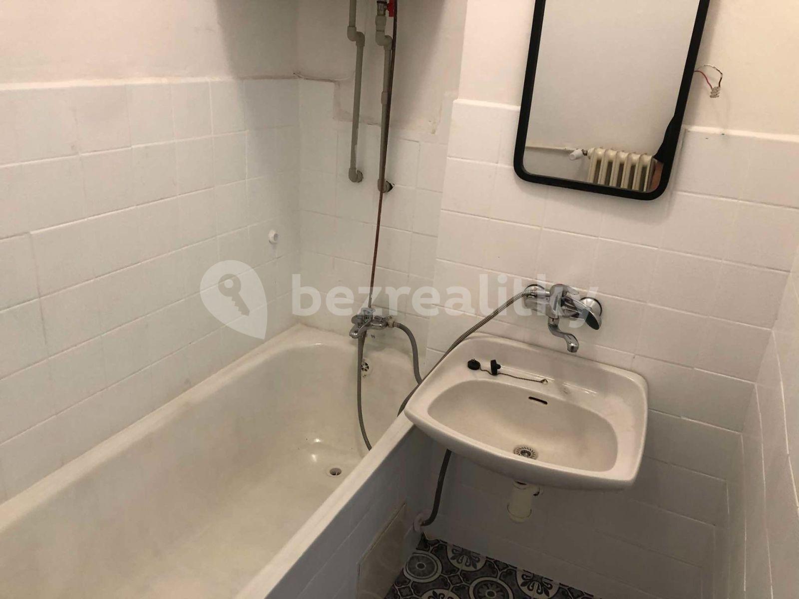 Pronájem bytu 1+1 44 m², U První baterie, Praha, Praha