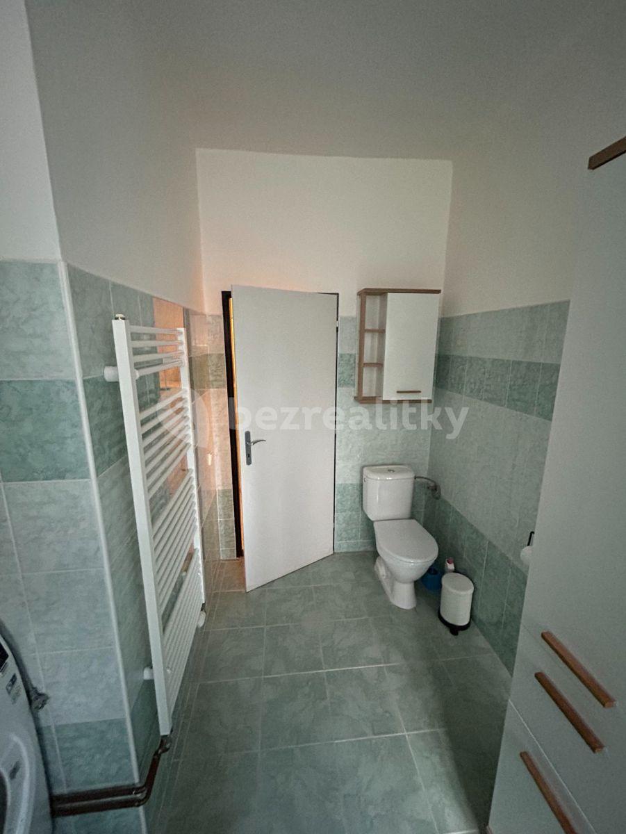 Pronájem bytu 2+kk 70 m², Rakouská, Milovice, Středočeský kraj