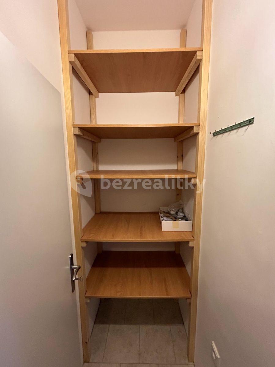 Pronájem bytu 2+kk 70 m², Rakouská, Milovice, Středočeský kraj