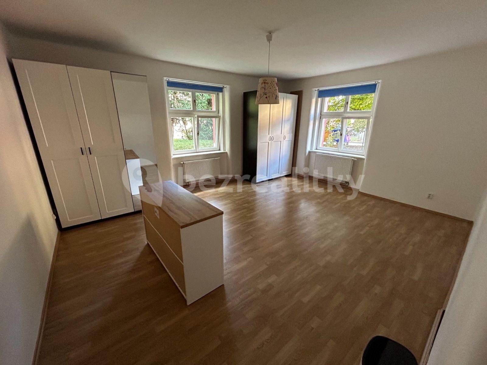 Pronájem bytu 2+kk 70 m², Rakouská, Milovice, Středočeský kraj