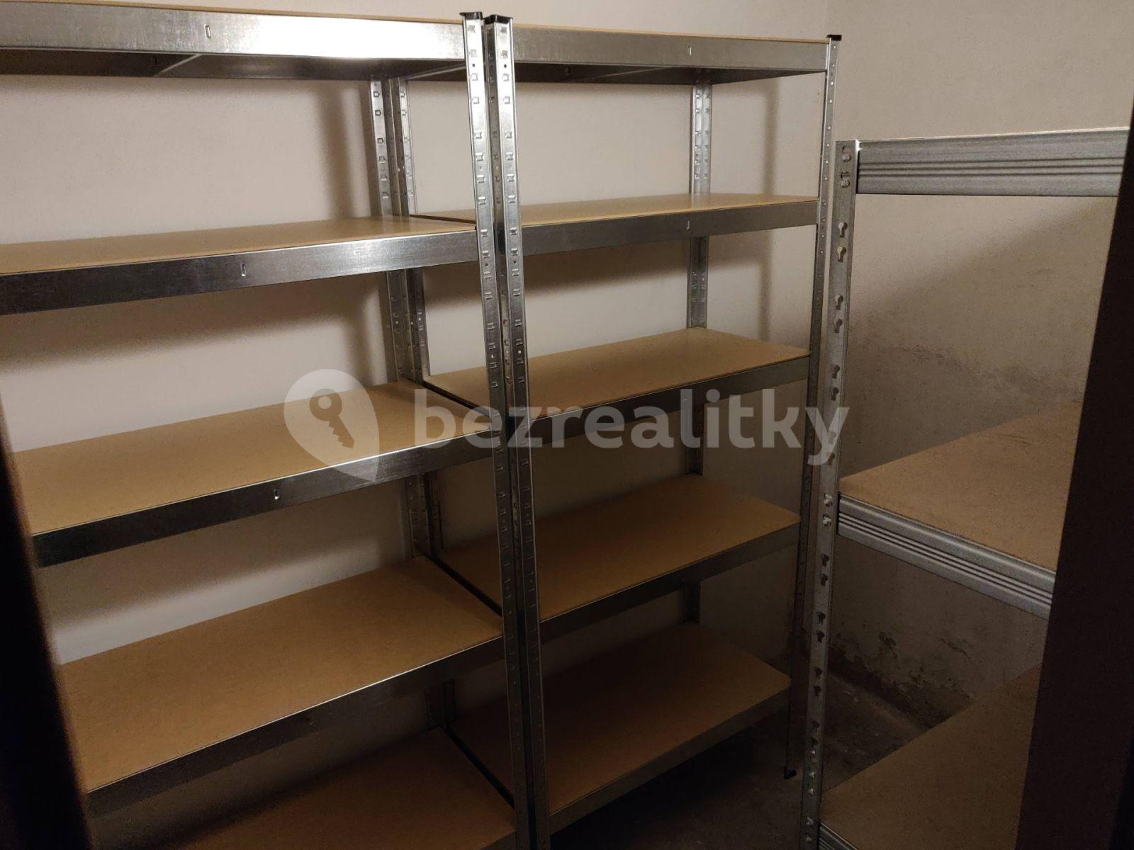 Pronájem bytu 2+kk 70 m², Rakouská, Milovice, Středočeský kraj