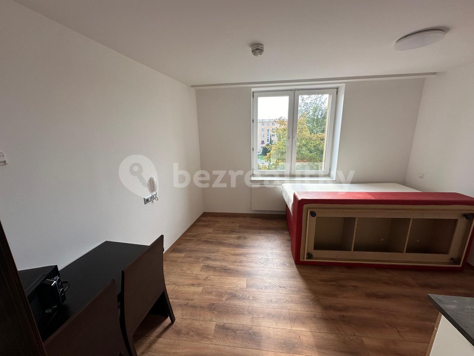 Pronájem bytu 1+kk 23 m², Suchdolské náměstí, Praha, Praha