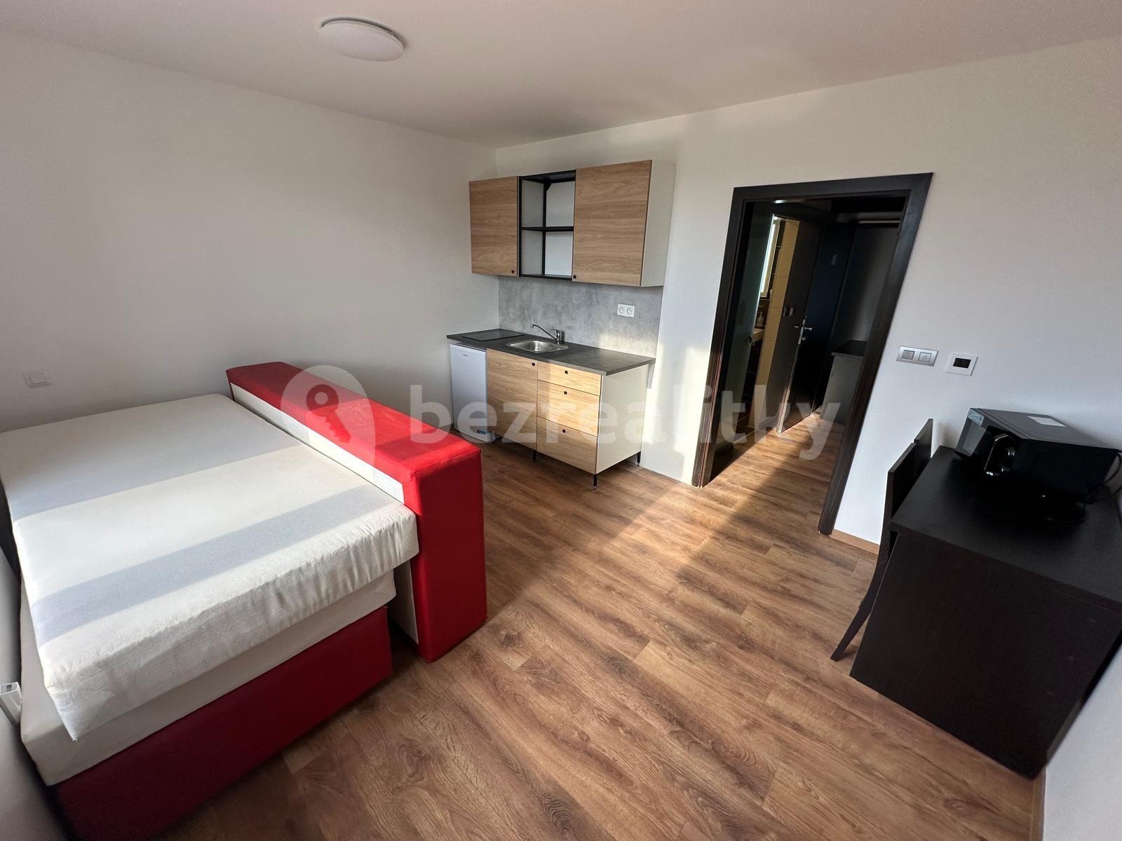 Pronájem bytu 1+kk 23 m², Suchdolské náměstí, Praha, Praha