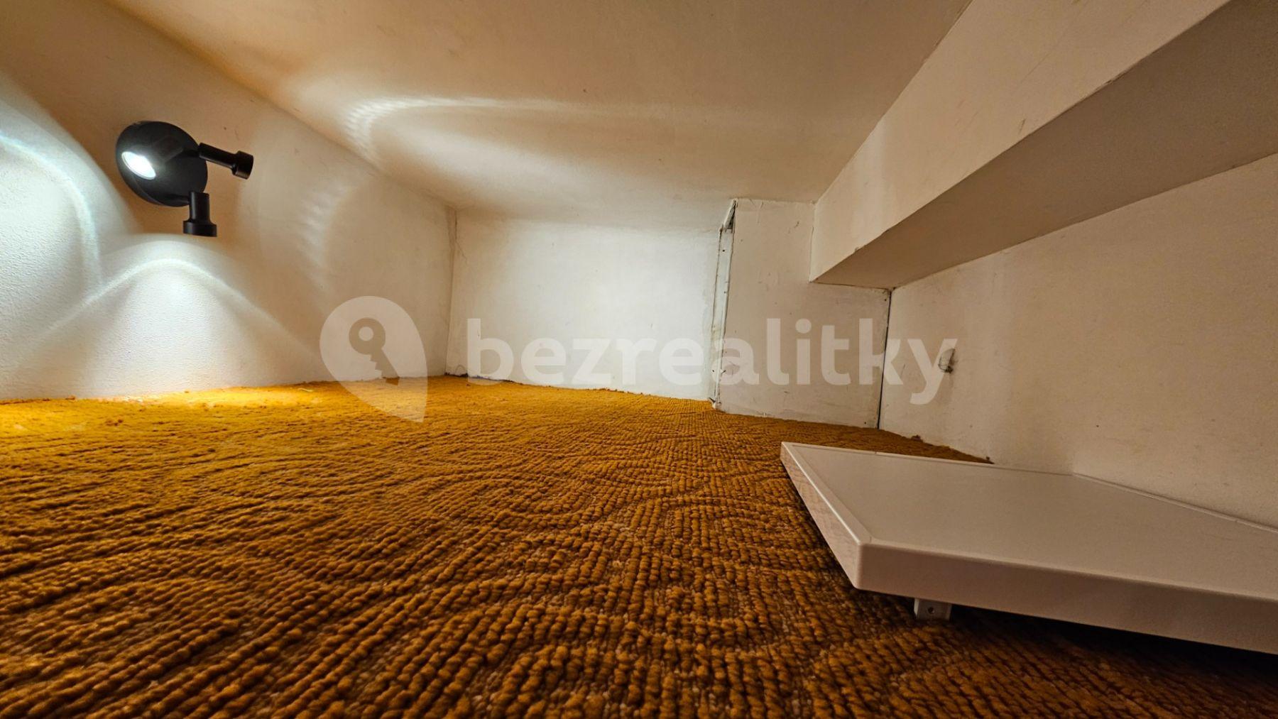 Pronájem bytu 2+kk 50 m², Novovysočanská, Praha, Praha