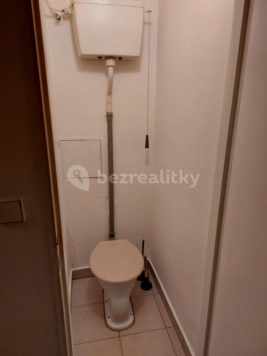 Pronájem bytu 2+1 65 m², Staré Hradiště, Pardubický kraj