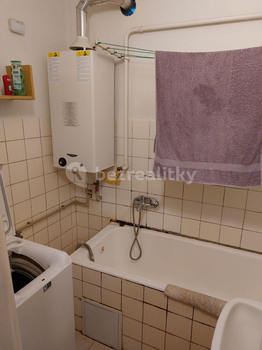 Pronájem bytu 2+1 65 m², Staré Hradiště, Pardubický kraj