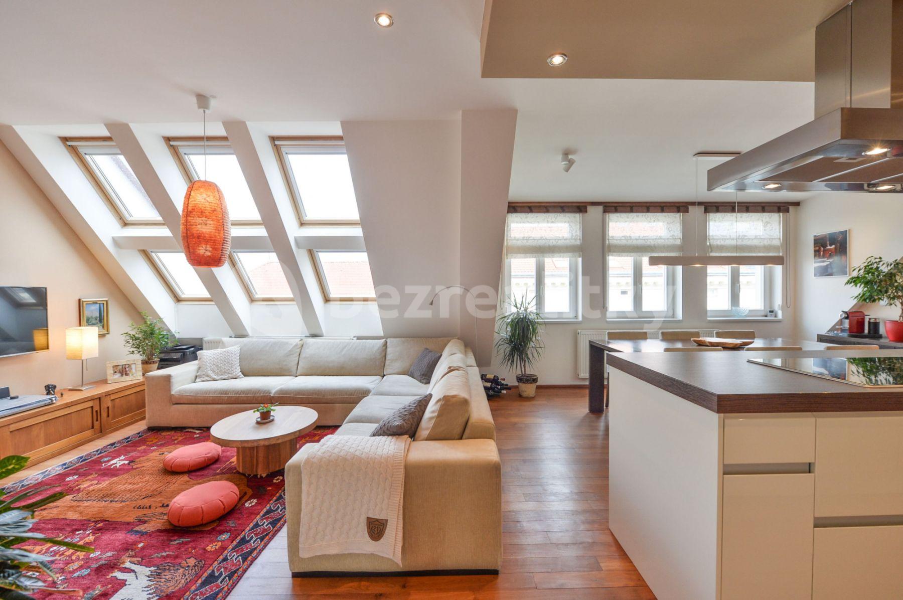 Pronájem bytu 2+kk 78 m², Varšavská, Praha, Praha