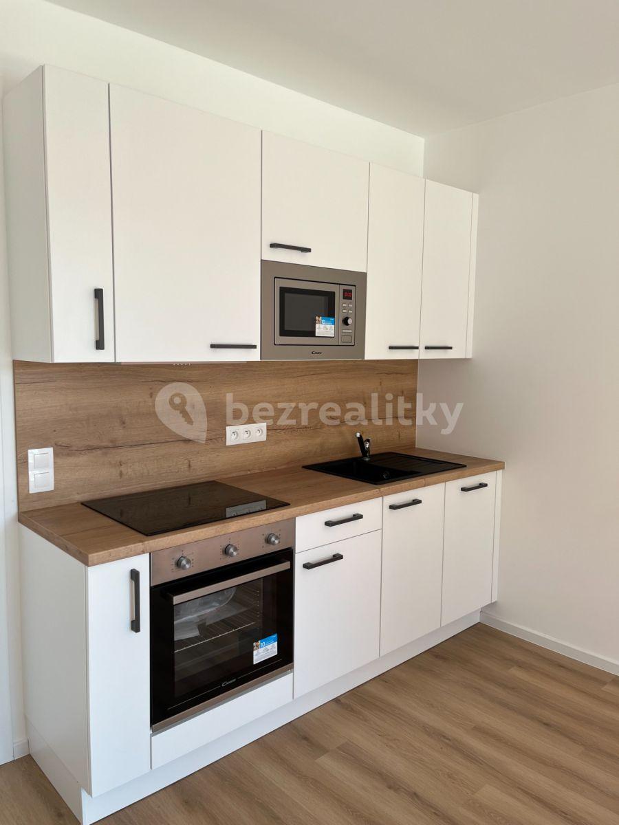 Pronájem bytu 1+kk 32 m², Milánská, Praha, Praha