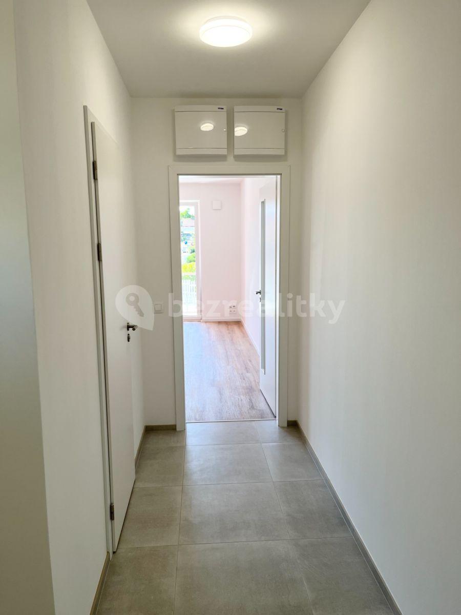 Pronájem bytu 1+kk 32 m², Milánská, Praha, Praha