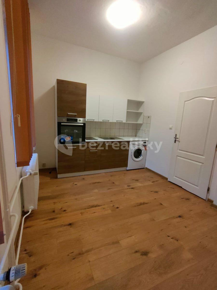 Pronájem bytu 1+kk 24 m², Rumunská, Karlovy Vary, Karlovarský kraj