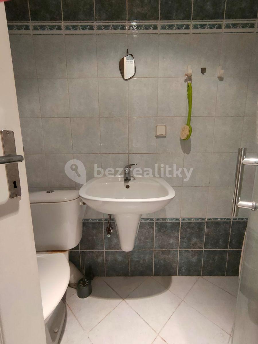 Pronájem bytu 1+kk 24 m², Rumunská, Karlovy Vary, Karlovarský kraj