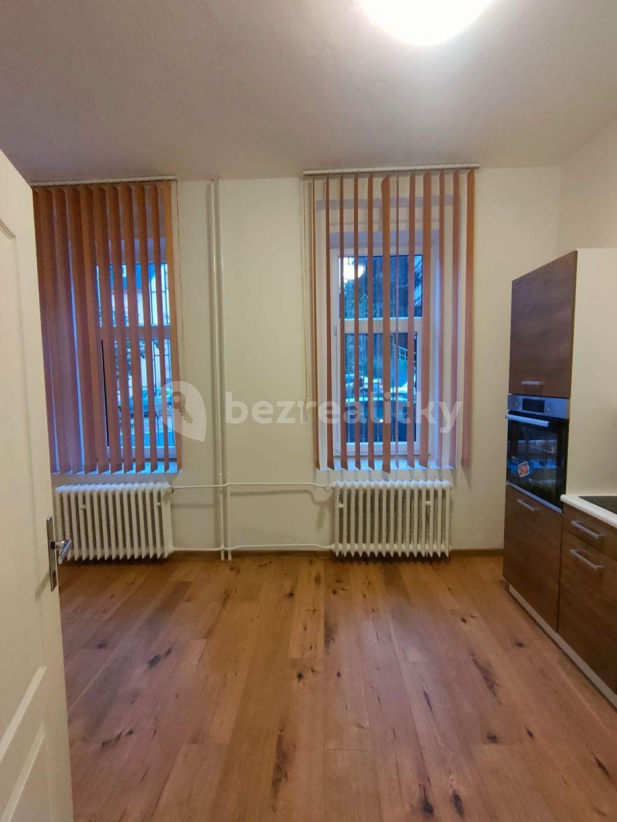 Pronájem bytu 1+kk 24 m², Rumunská, Karlovy Vary, Karlovarský kraj