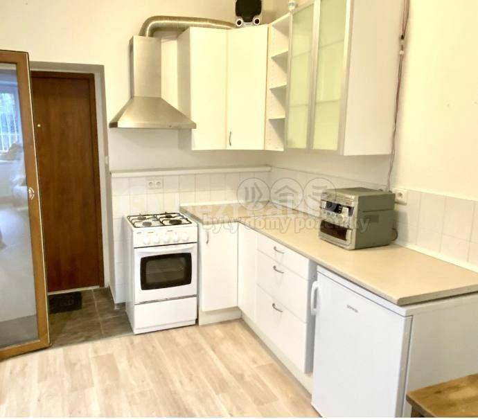 Pronájem bytu 1+kk 21 m², Vratislavova, Praha, Praha