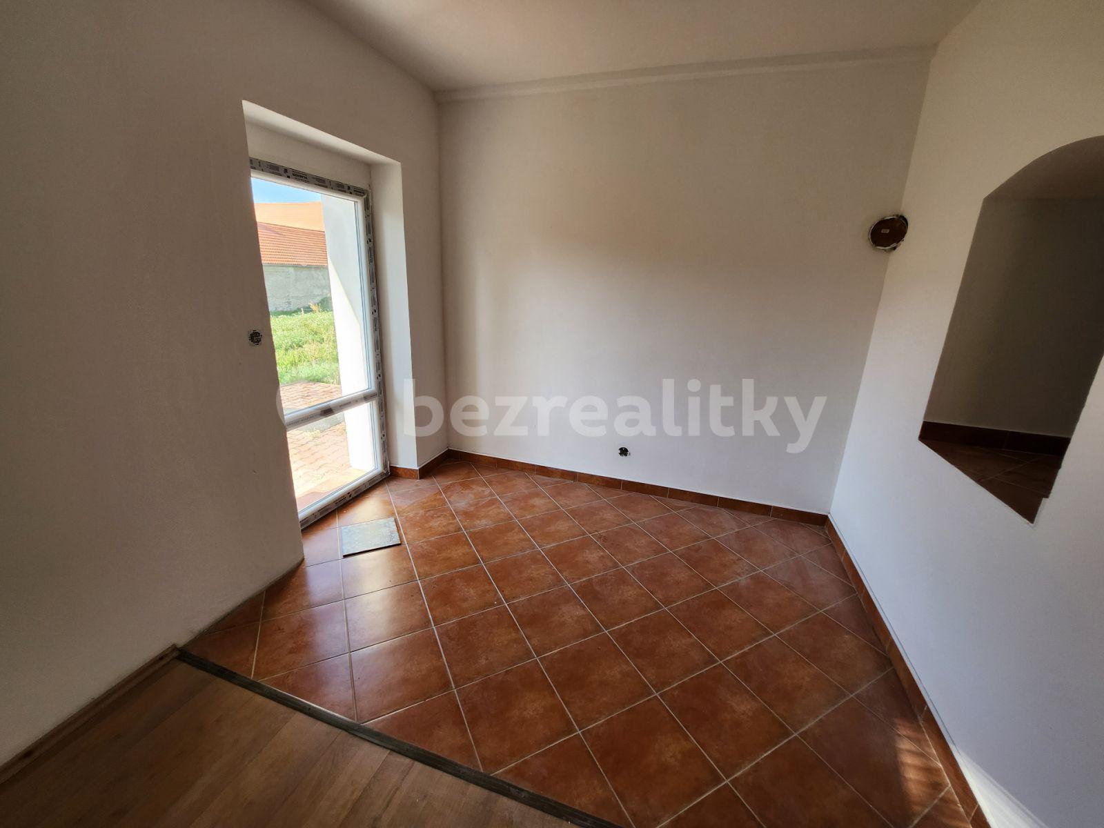 Pronájem domu 100 m², pozemek 200 m², Libeř, Středočeský kraj