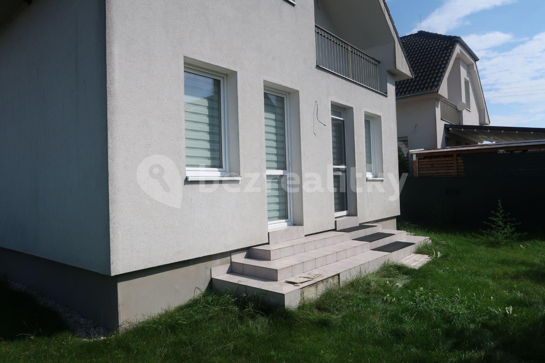 Pronájem domu 180 m², pozemek 480 m², Malá Hraštice, Středočeský kraj