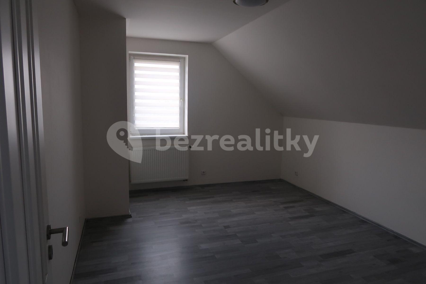 Pronájem domu 180 m², pozemek 480 m², Malá Hraštice, Středočeský kraj