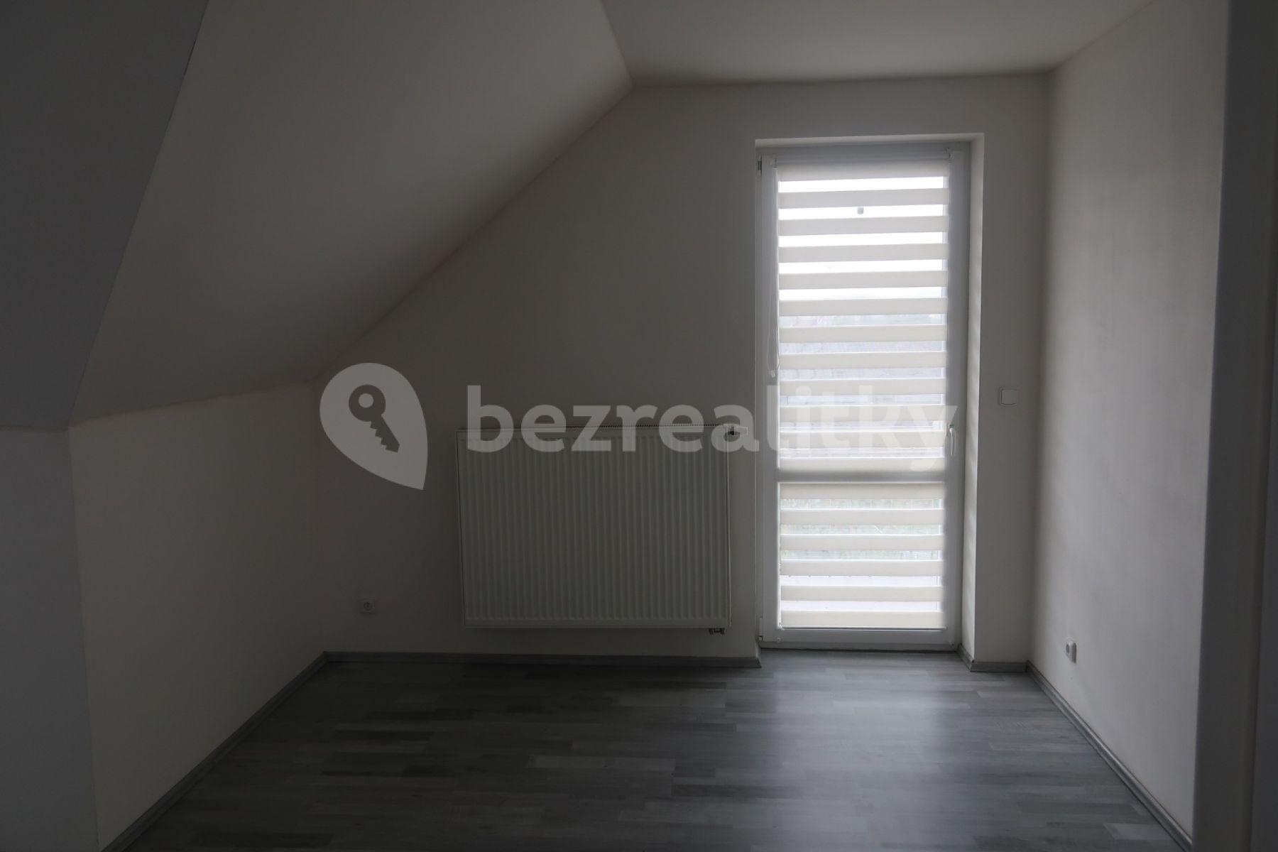 Pronájem domu 180 m², pozemek 480 m², Malá Hraštice, Středočeský kraj