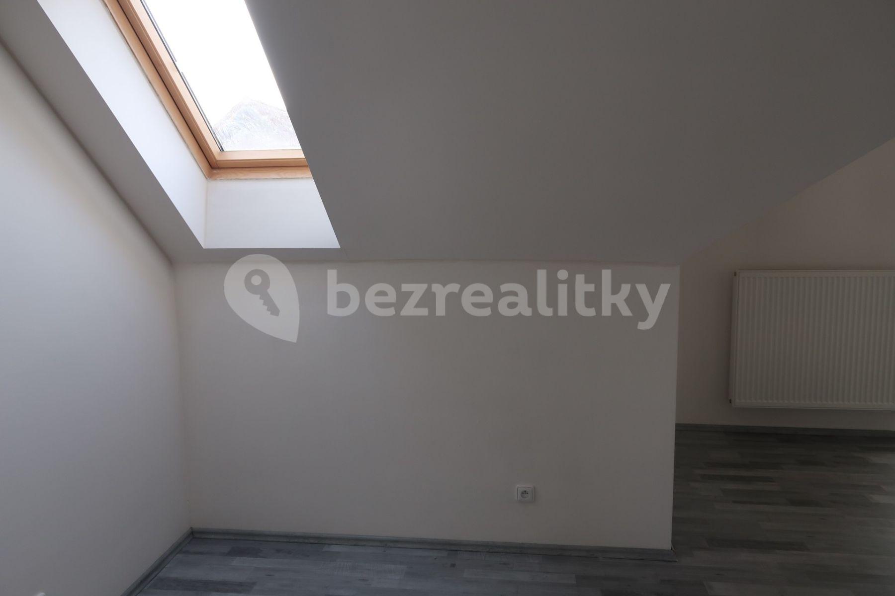 Pronájem domu 180 m², pozemek 480 m², Malá Hraštice, Středočeský kraj